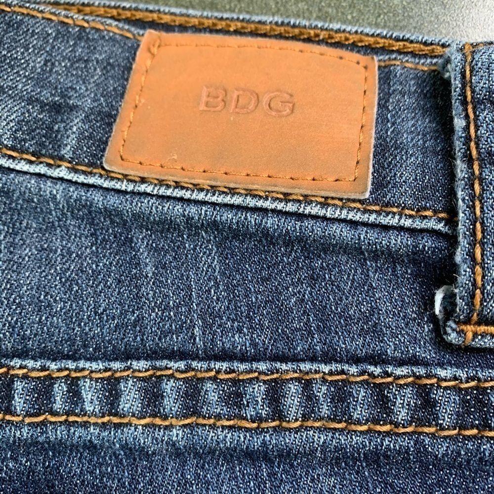 BDG Jeans 26/30 laying flat approximately 28/28.5